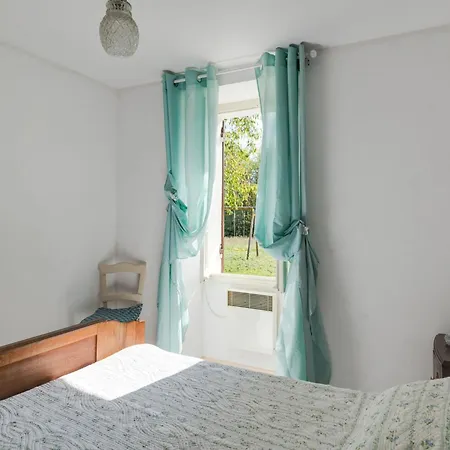 Vacation In Lacropte Near Woods, Cleaning Included Casa vacanze