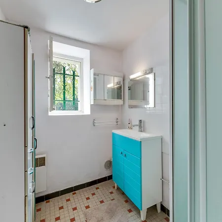 Casa vacanze Vacation In Lacropte Near Woods, Cleaning Included