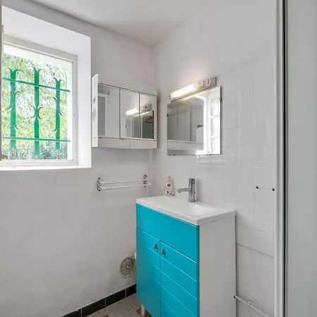 Vacation In Lacropte Near Woods, Cleaning Included * Val de Louyre et Caudeau