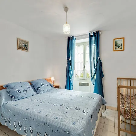 Vacation In Lacropte Near Woods, Cleaning Included Casa vacanze *