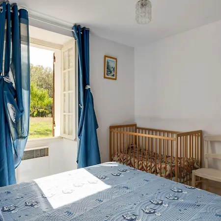Casa vacanze Vacation In Lacropte Near Woods, Cleaning Included *
